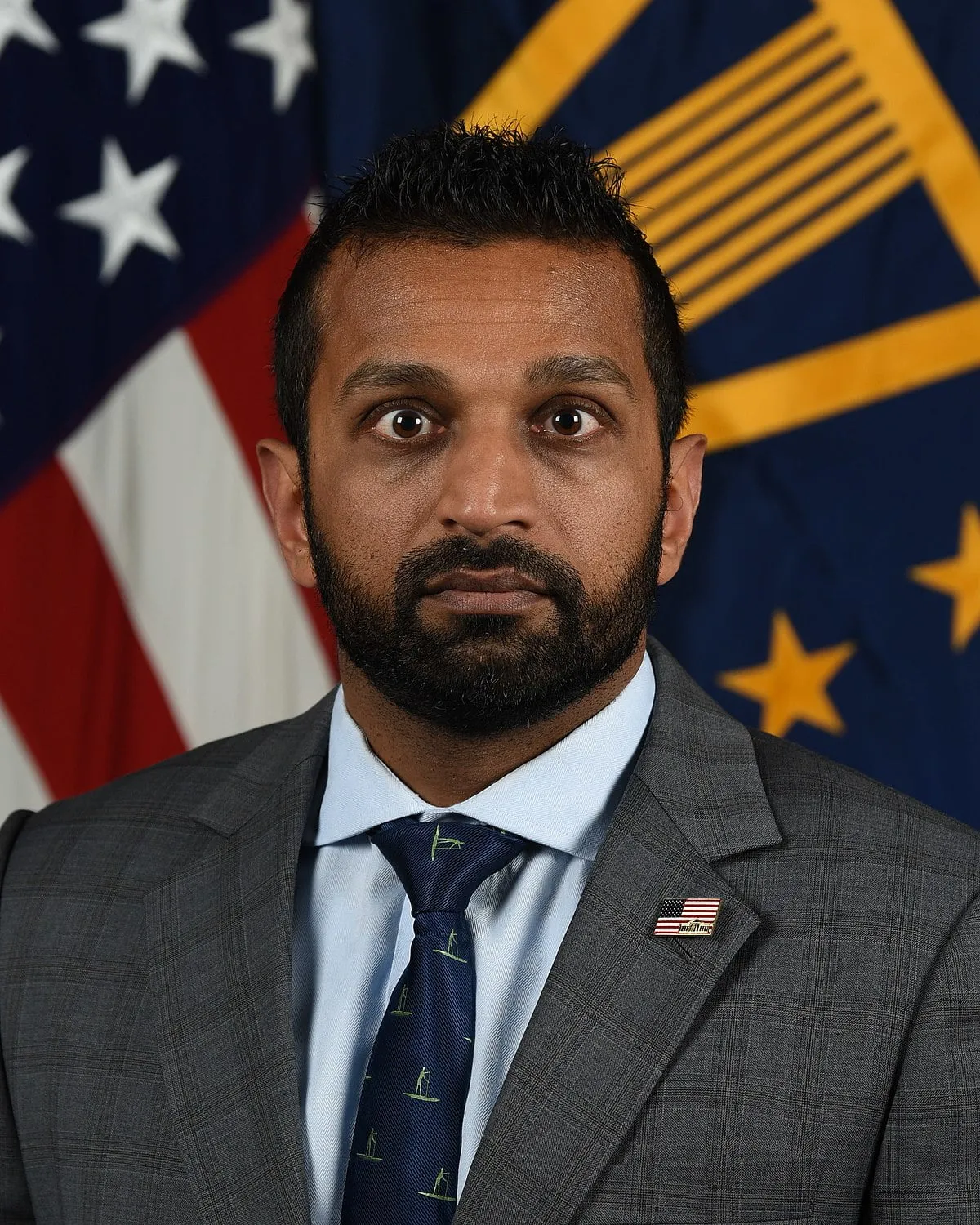 কিভাবে kash patel FBI-র পরিচালনার ক্ষেত্রে বিতর্ক সৃষ্টি করেছেন?