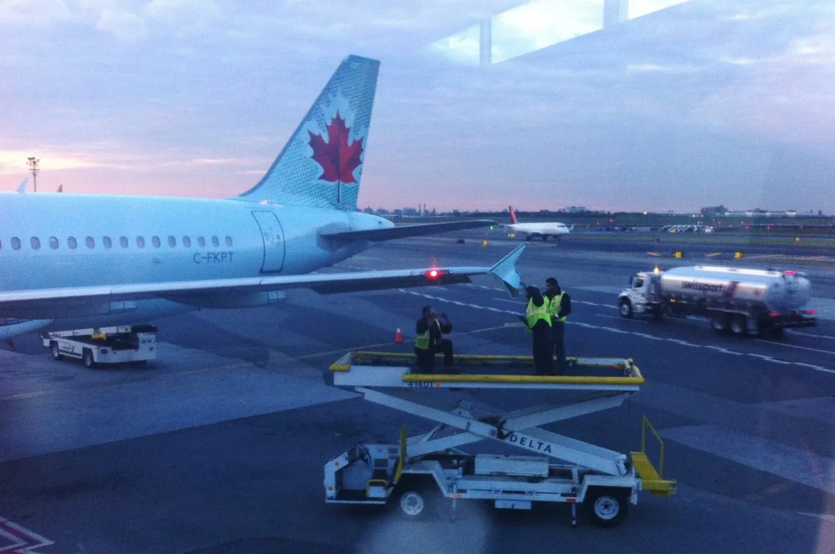air canada plane crash laguardia airport — BD news