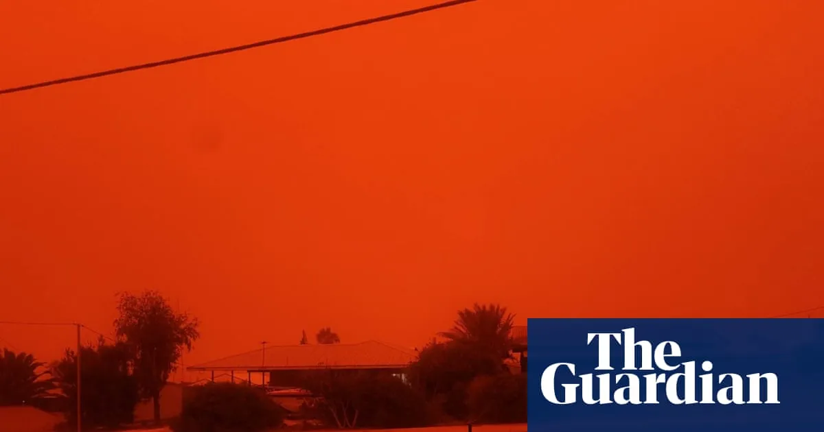 Cyclone narelle red sky: ঘূর্ণিঝড় নরেল এবং লাল আকাশের ঘটনা