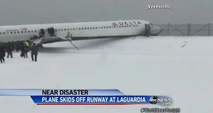 laguardia airport plane crashes — BD news