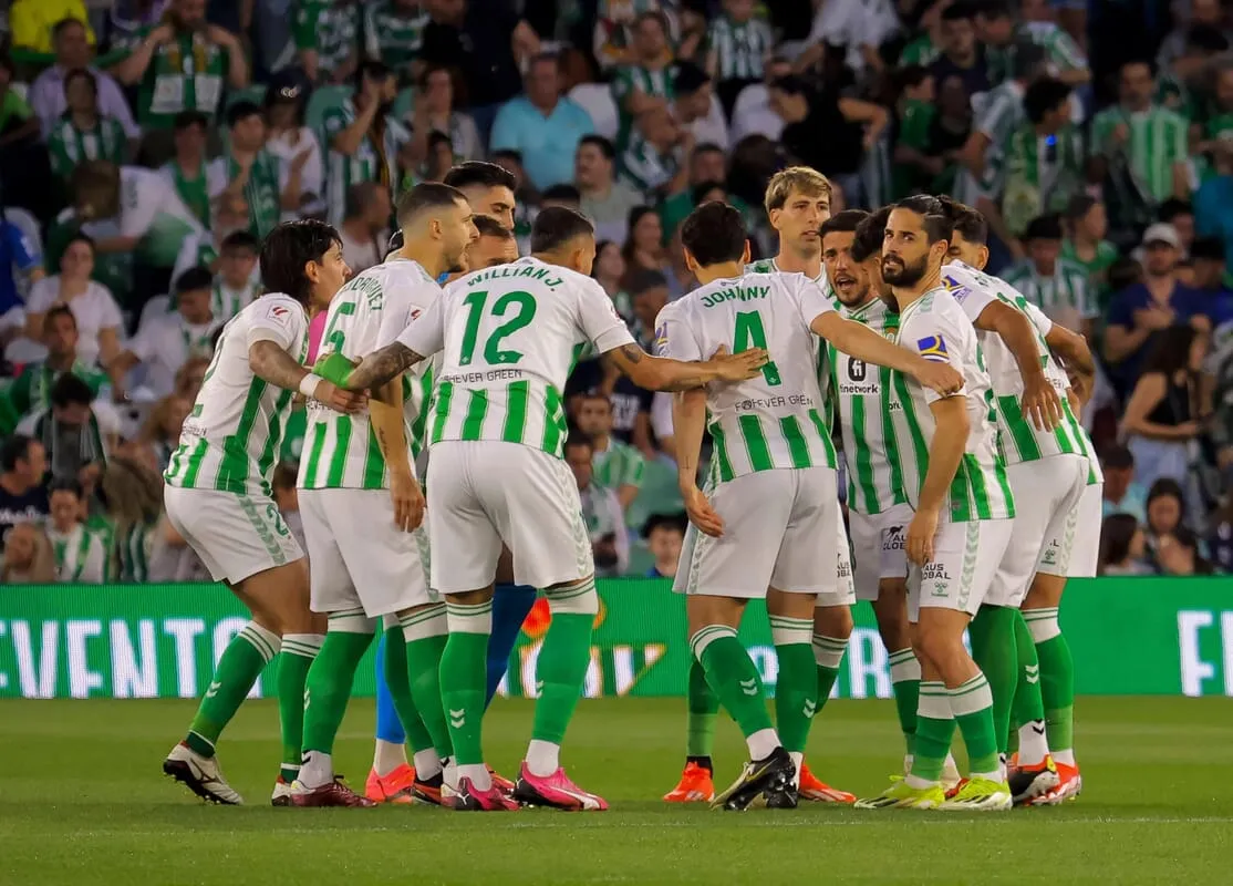 Real betis vs sevilla: রিয়াল বেটিস ও সেভিলার মধ্যে উত্তেজনাপূর্ণ লা লিগা সংঘর্ষ