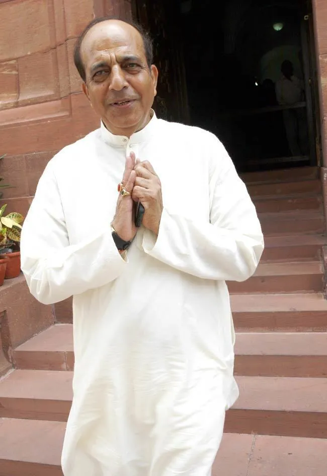 dinesh trivedi — BD news