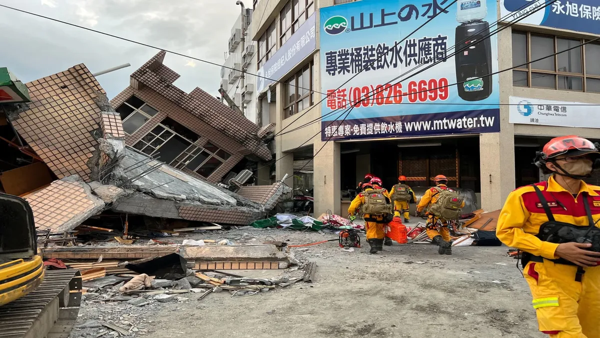 Earthquake: ভূমিকম্প: বাংলাদেশে ৪.৯ মাত্রার ভূমিকম্প অনুভূত