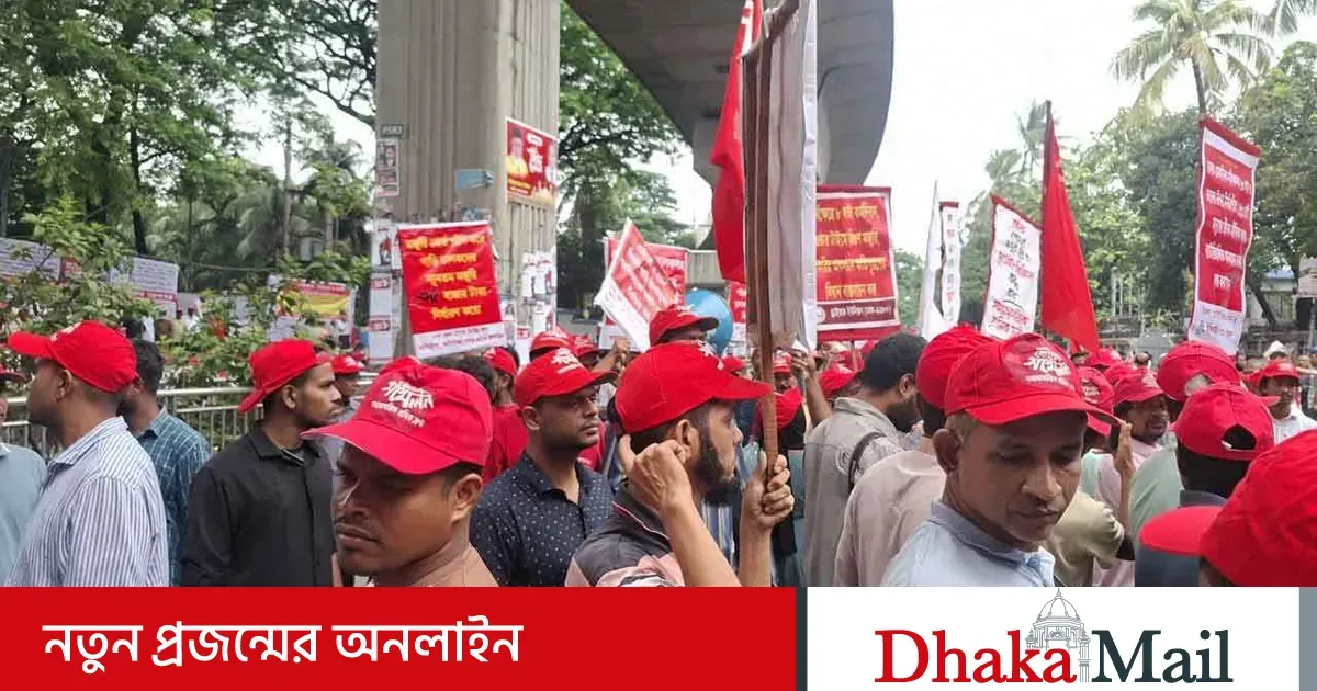 বেতন: গাড়ি চালকরা ৩৫ হাজার টাকা দাবি করছে